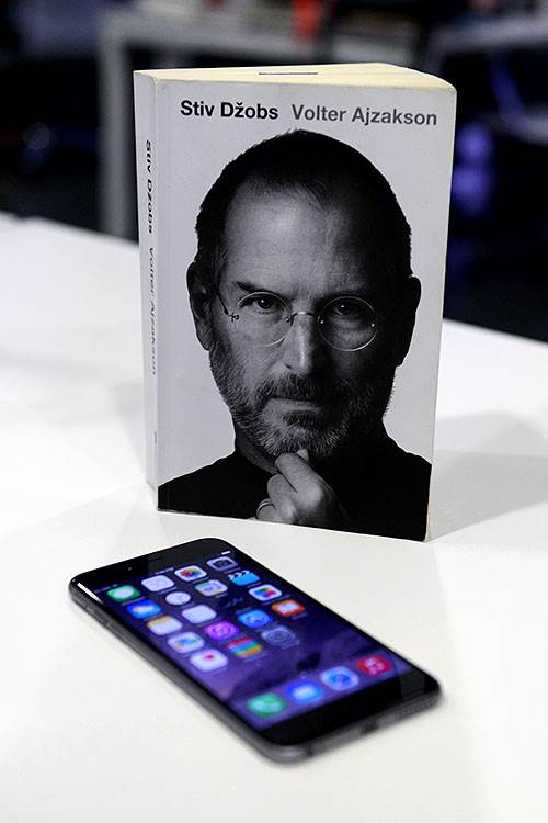 iphone slomljen ekran telefon pao popravka