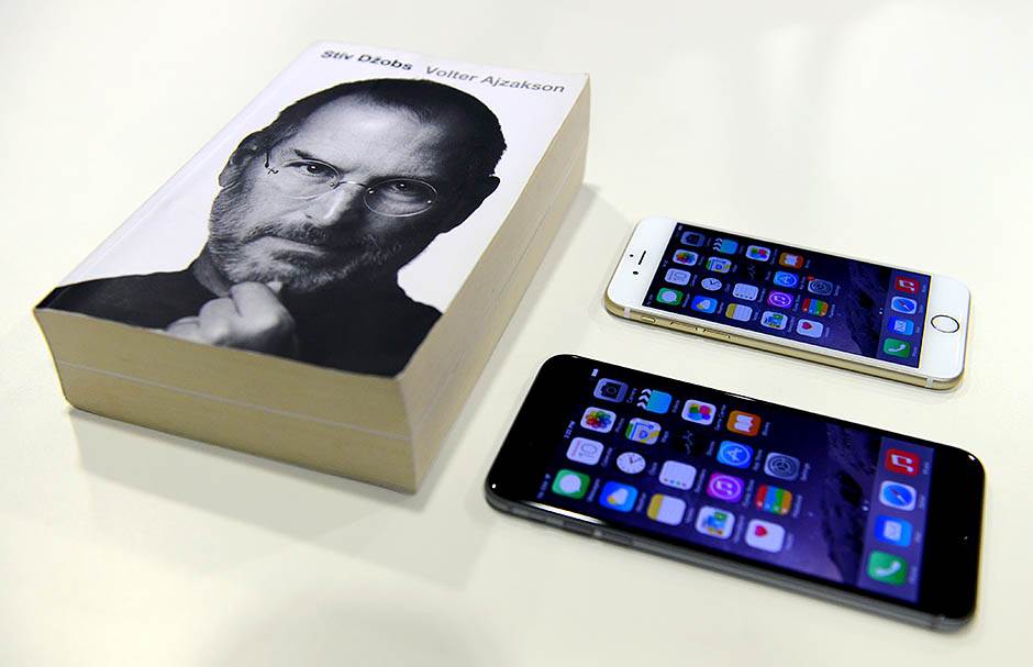 iphone slomljen ekran telefon pao popravka