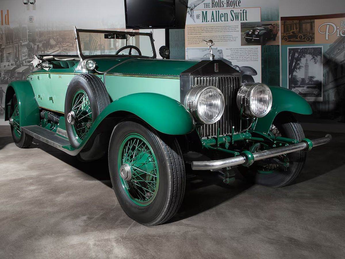 3 Rolls-Royce Piccadilly P1 Roadster _ Foto Facebook Classic old cars.jpg