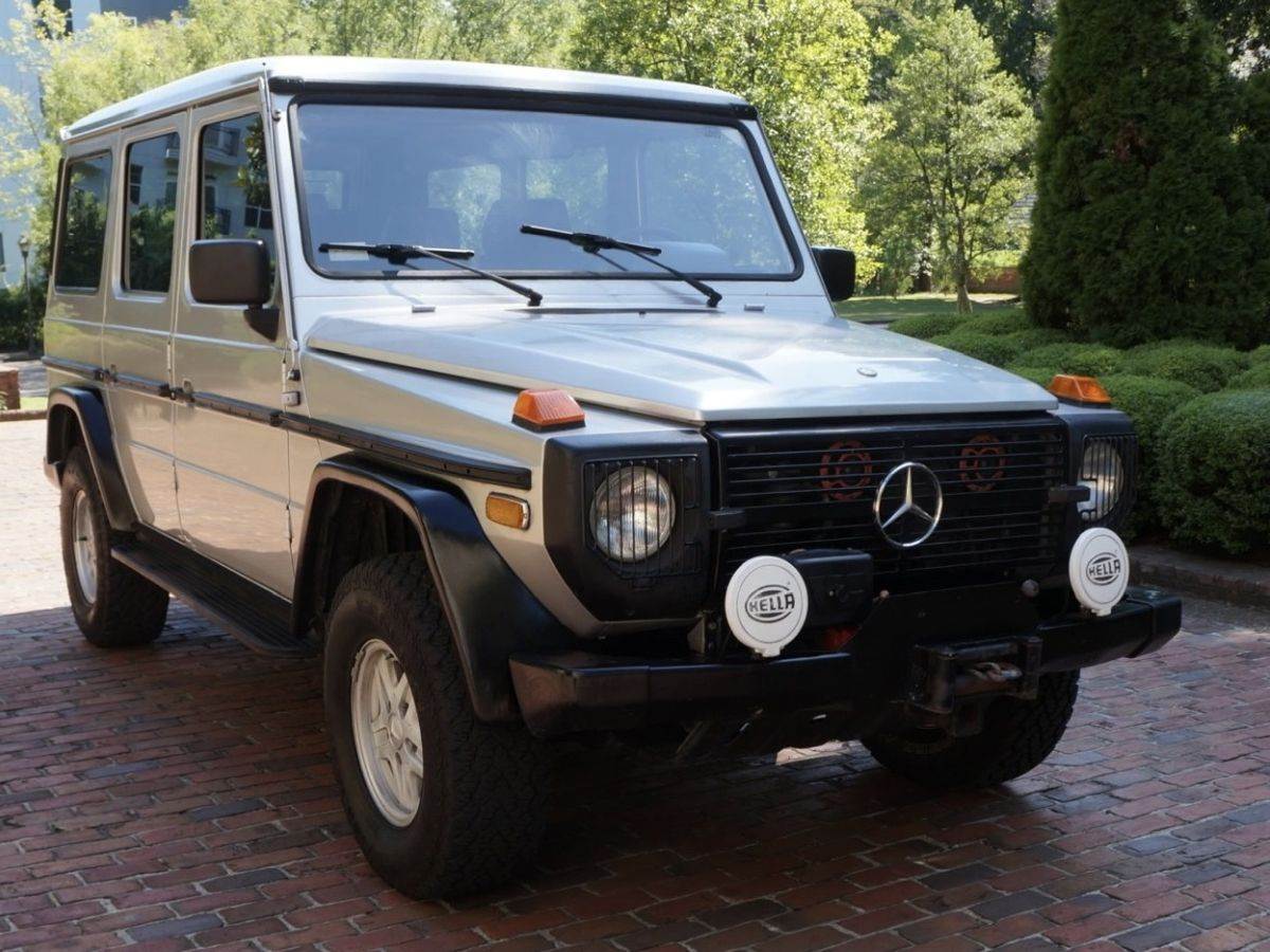 Mercedes-Benz 280GE (1986) _ Foto Wikimedia Bretbmorgan.jpg