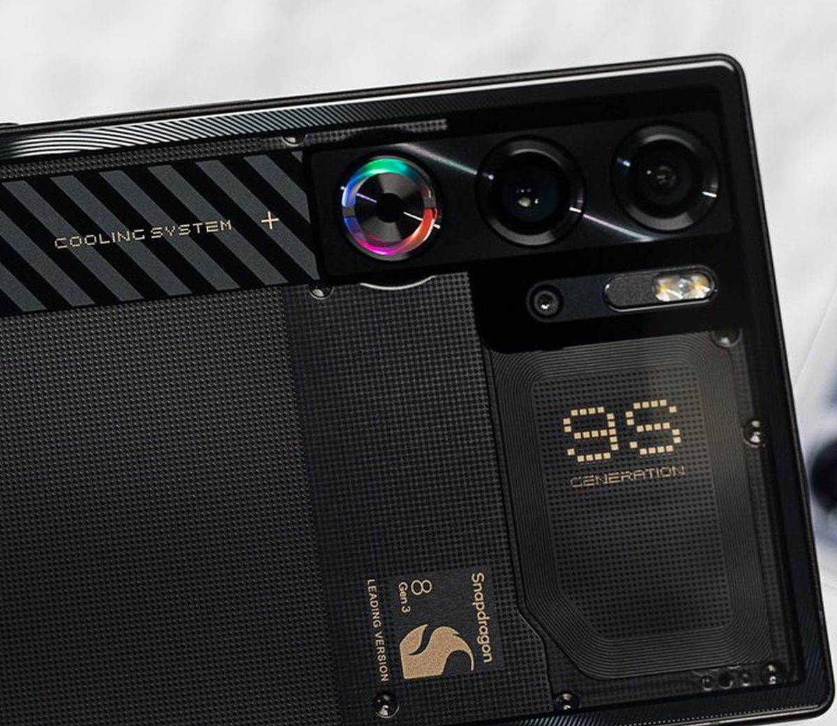 Red Magic 9S Pro _ Foto Nubia (3).jpg