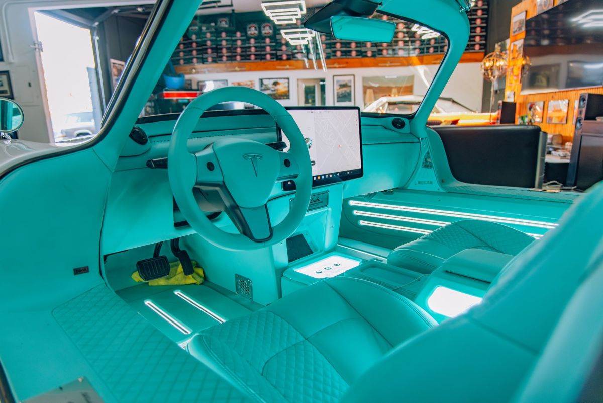 Mercedes 300SL TESLA _ S-Klub LA _ Foto S-Klub LA (8).jpg