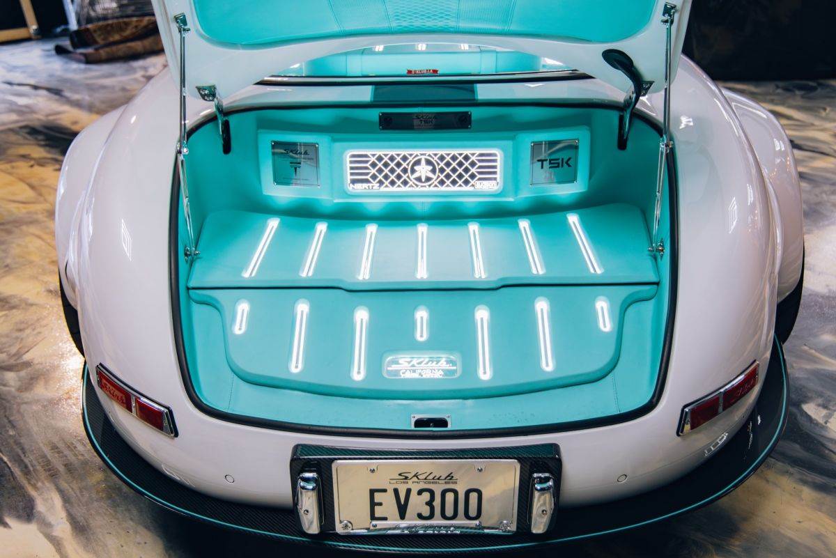 Mercedes 300SL TESLA _ S-Klub LA _ Foto S-Klub LA (9).jpg