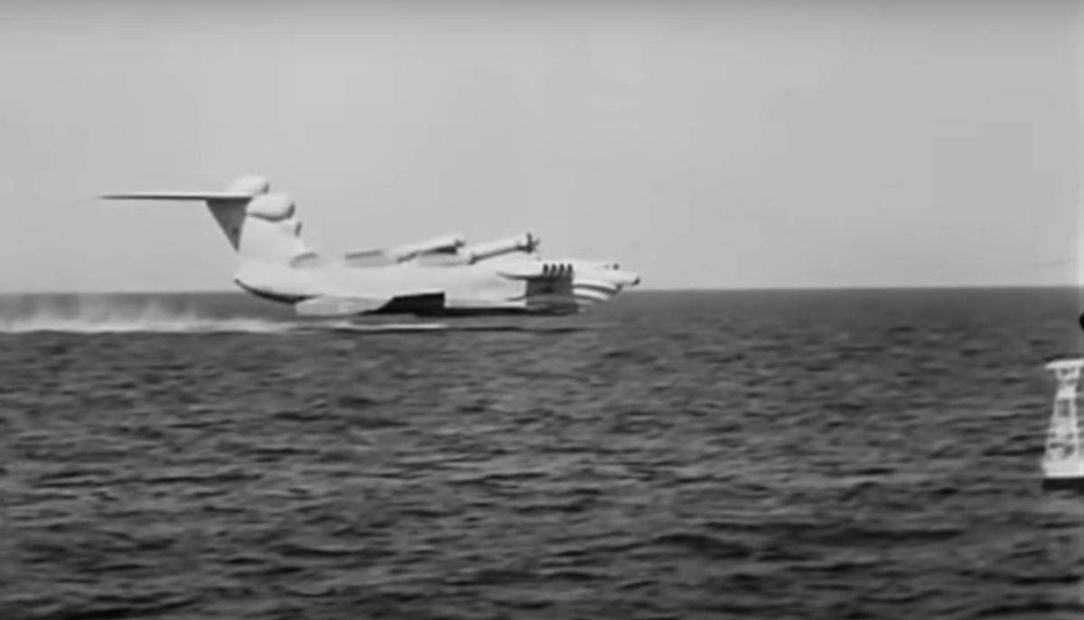 Ekranoplan _ Foto YouTube Mustard (1).jpg