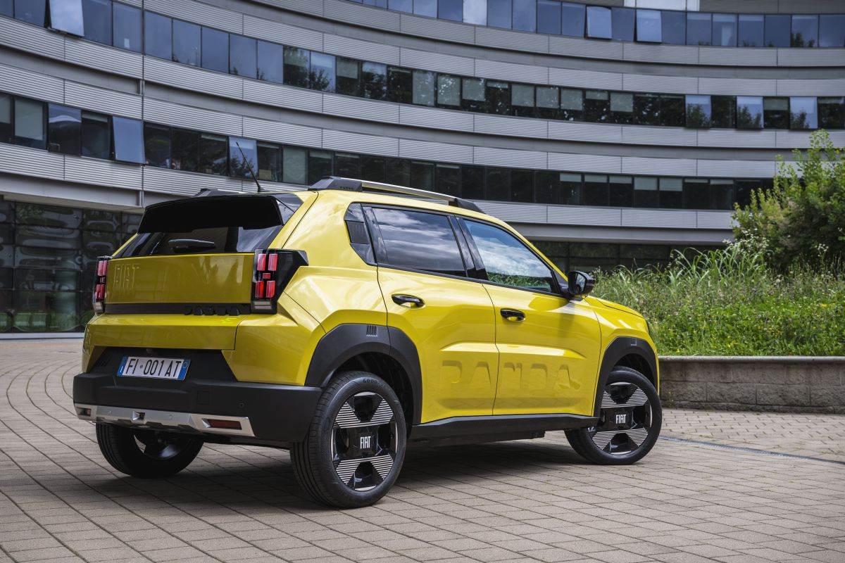 FIAT Grande Panda _ električni automobil _ spoljašnjost _ vožnja _ Foto Stellantis FIAT (4).jpg