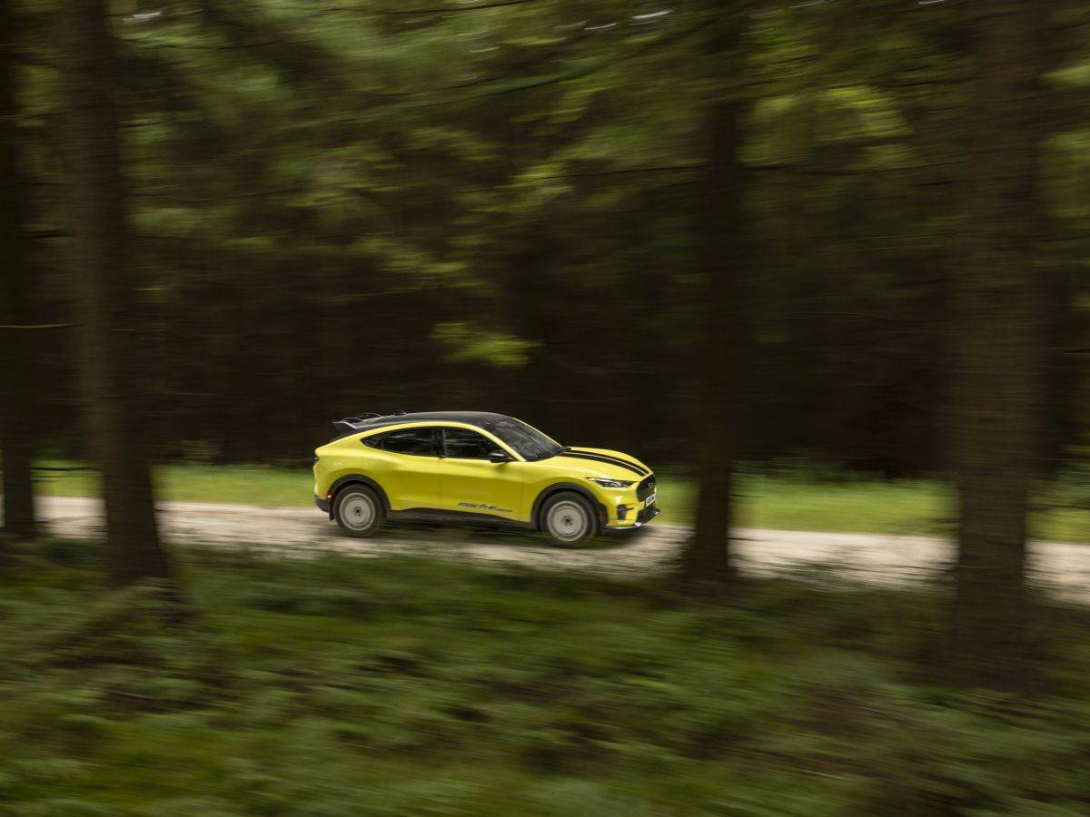 4 2024FordMustangMach-E_Rally _ Foto Ford.jpg