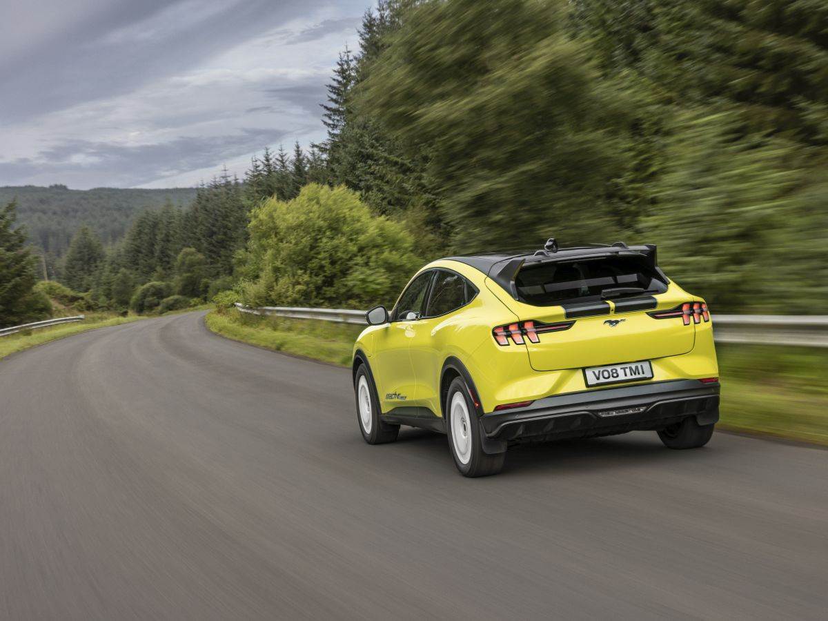 9 2024FordMustangMach-E_Rally _ Foto Ford.jpg