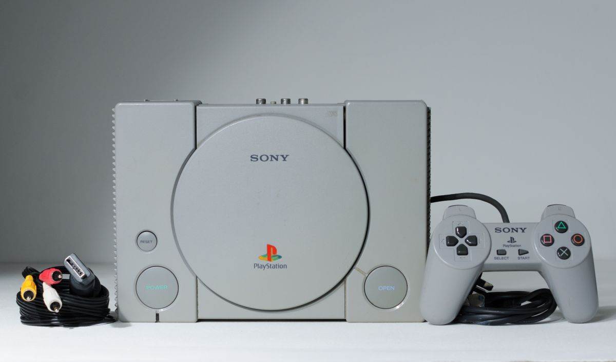 Sony PlayStation konzola _ Foto Shutterstock (1).jpg