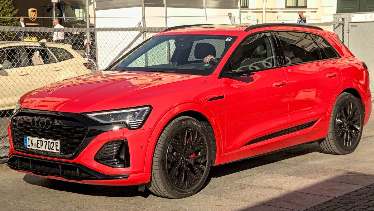 Audi Q8 e-Tron _ Foto Wikimedia Alexander-93.jpg