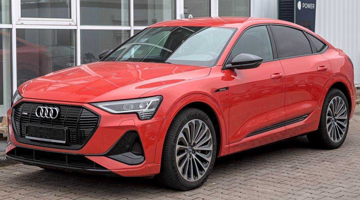 Audi Q8 e-Tron Sportback _ Foto Wikimedia Alexander-93.jpg