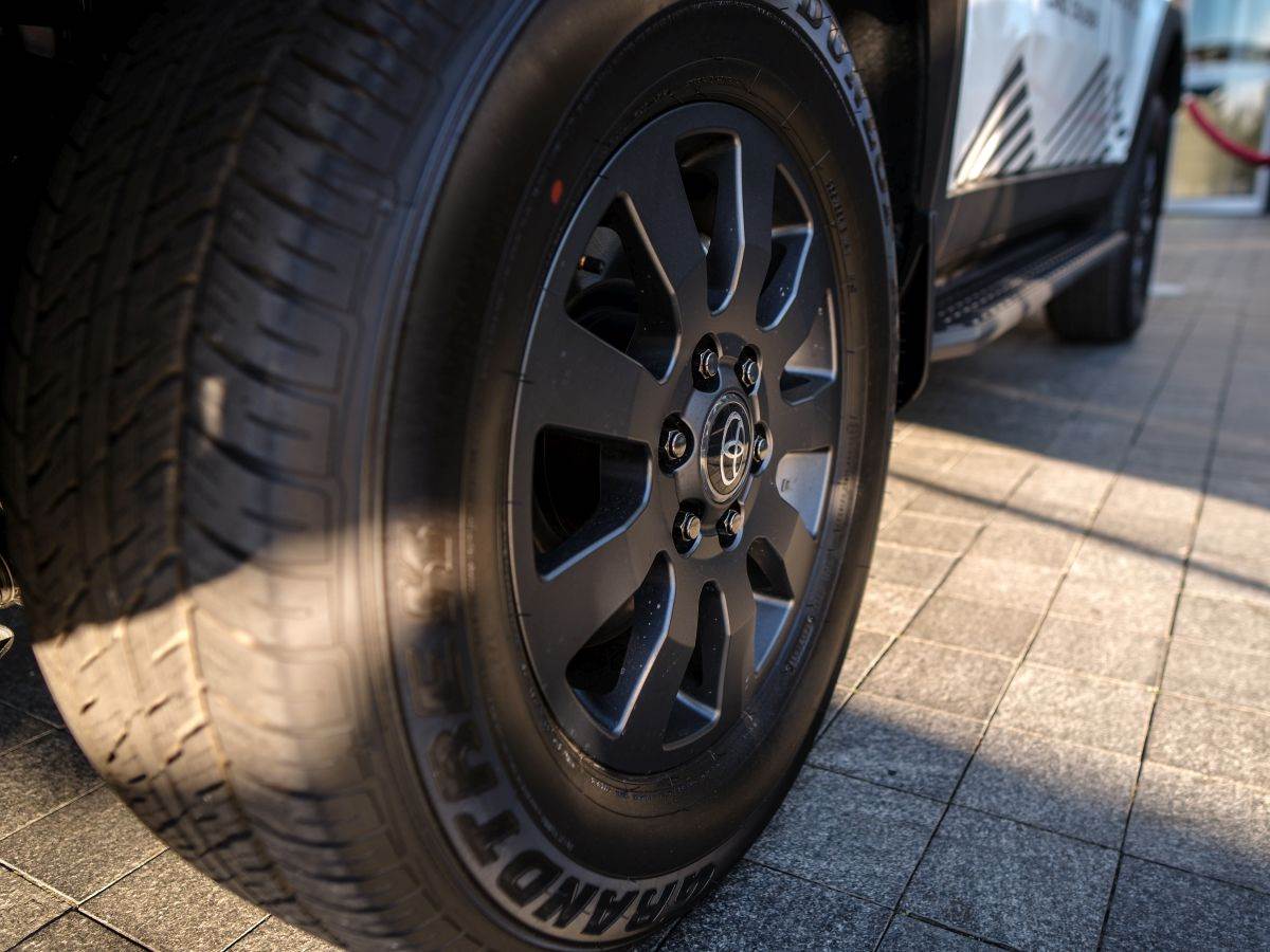 5 Toyota Land Cruiser_11.jpg