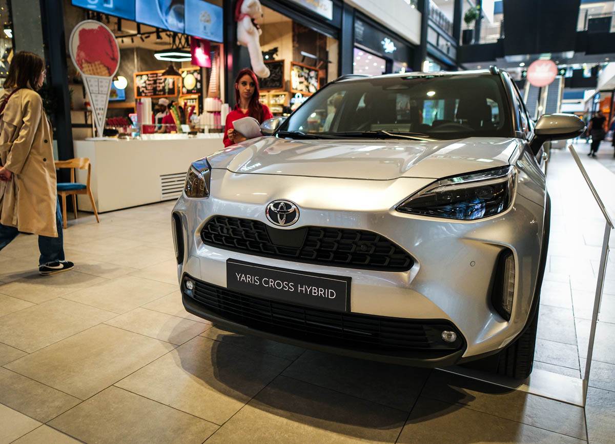 9 Toyota_YARIS_galerija automobila_ (9).jpg