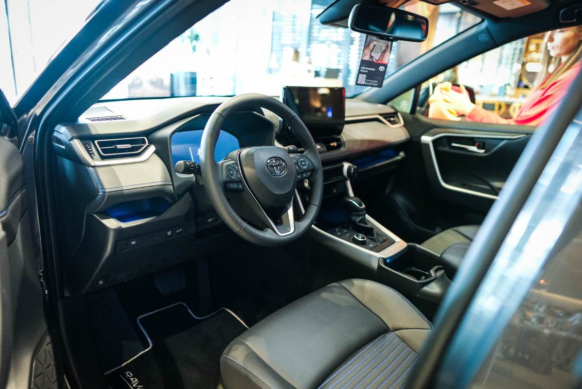 11 Toyota_RAV 4_galerija automobila_ (7).jpg