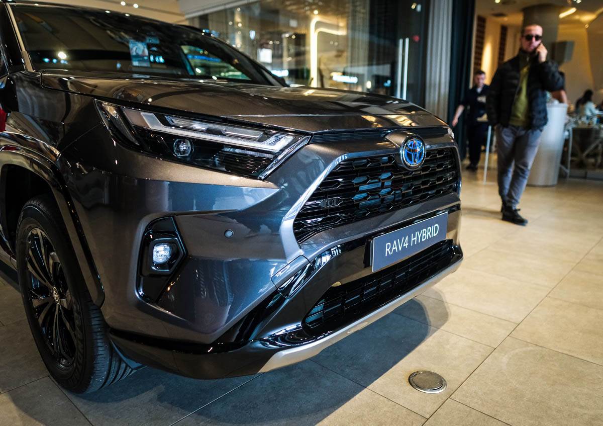 12 Toyota_RAV 4_galerija automobila_ (5).jpg