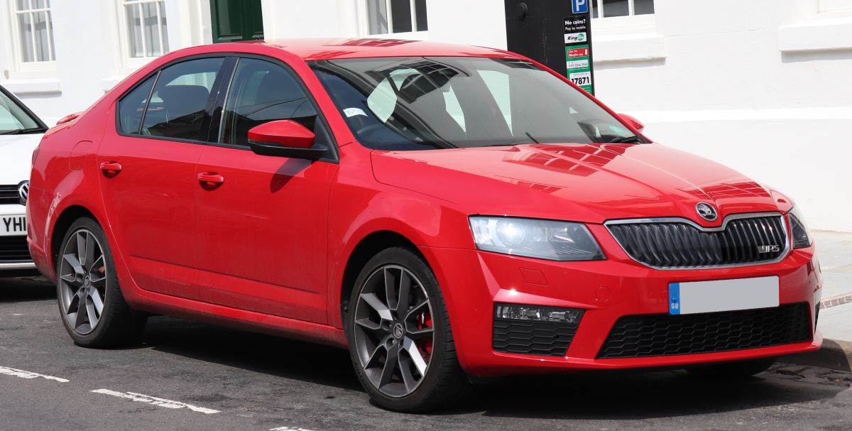 Škoda Octavia VRS TDi CR 2.0 _ Foto Wikimedia Vauxford.jpg