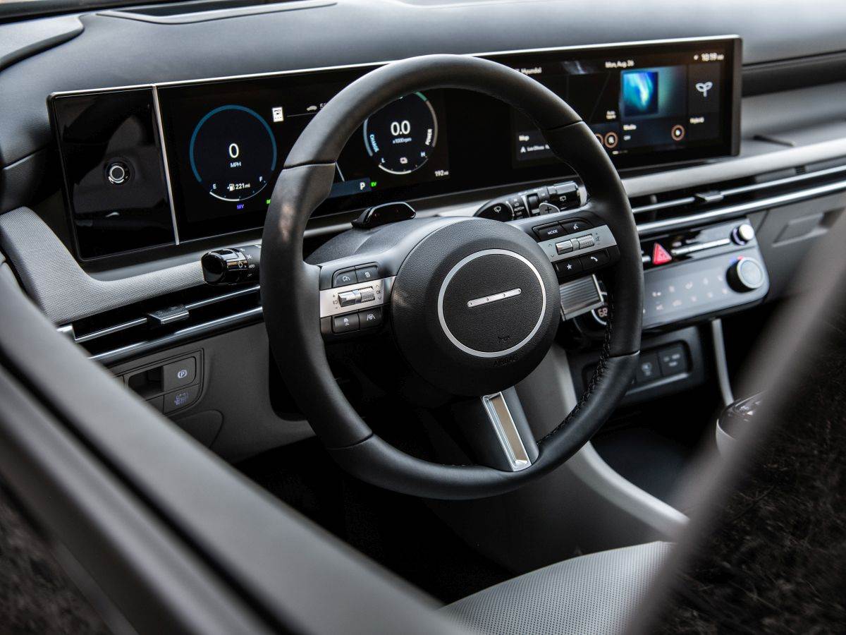 1 Large-63375-2025TucsonHybrid _ Hyundai _ ekrani.jpg