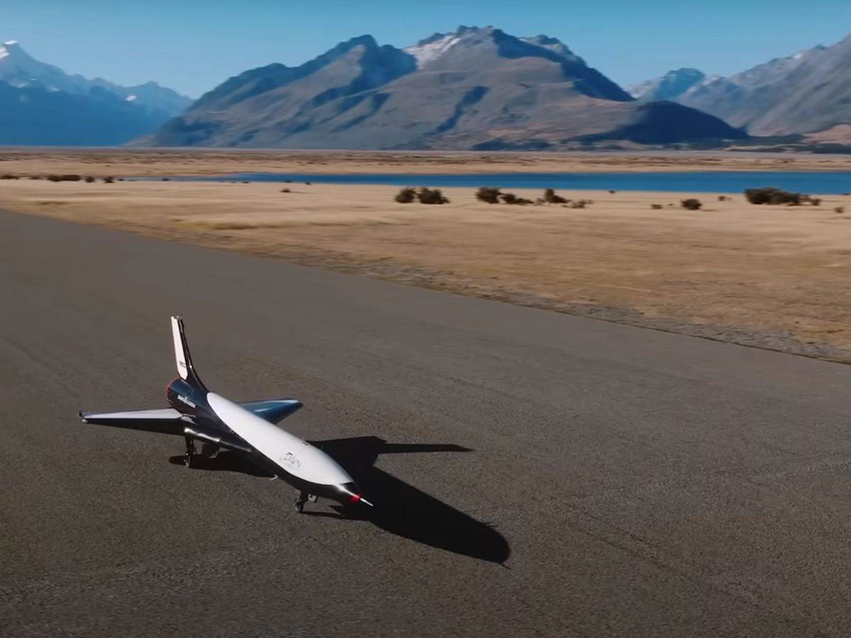 Mk-II Aurora _ avion na raketni pogon _ prvi let _ Foto YouTube Dawn Aerospace (1).jpg