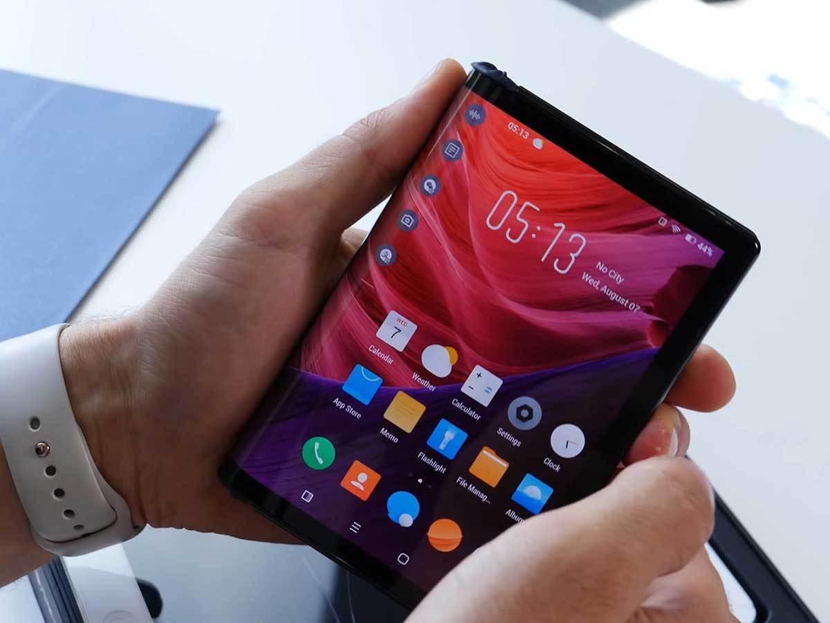 The Folding Phone of the Future! Royole FlexPai 3-27 screenshot.jpg
