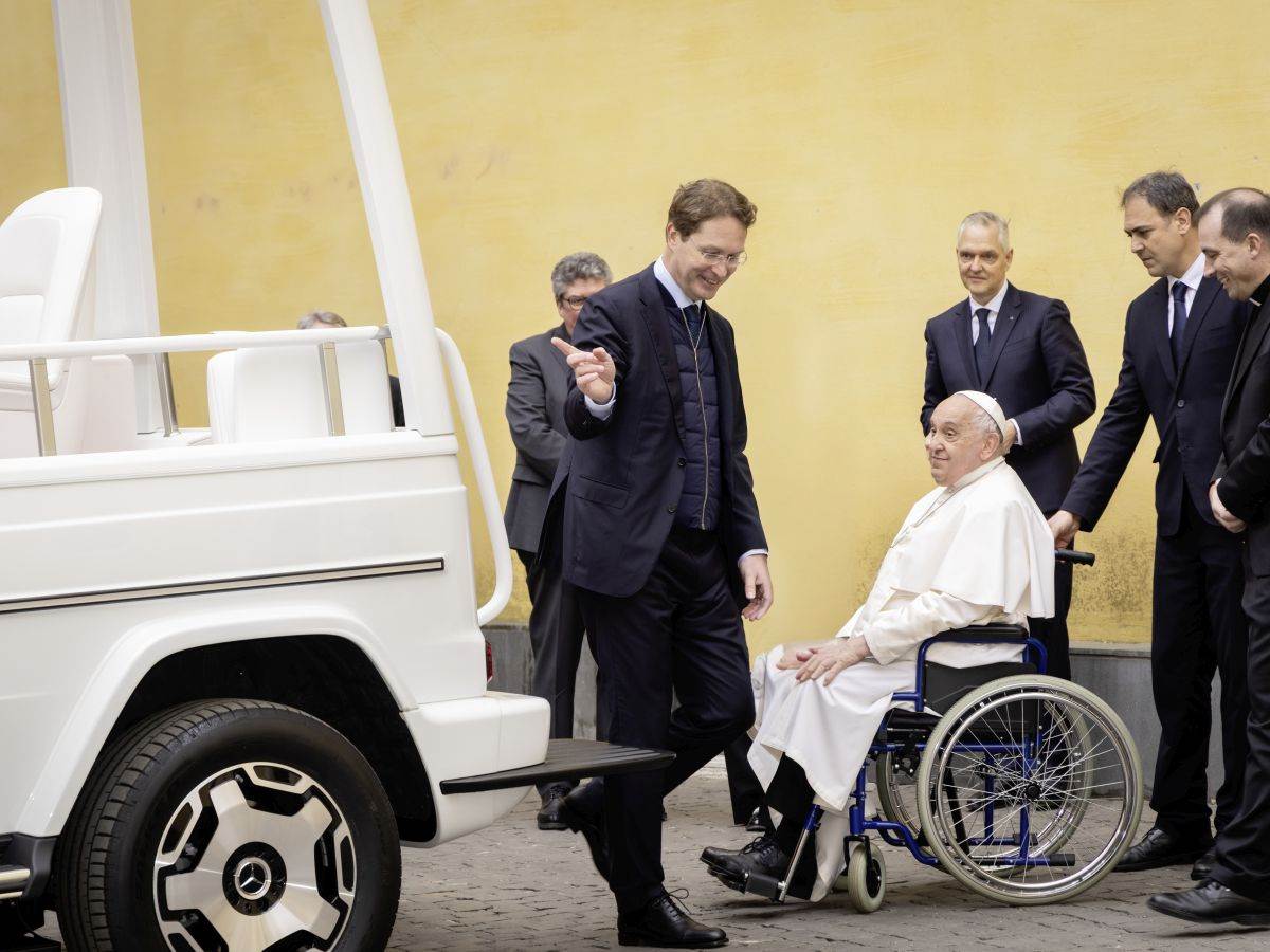 Mercedes-Benz G580 EQ _ prvi električni papomobil _ Foto Mercedes-Benz (11).jpg