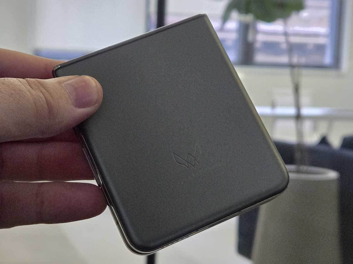 TECNO Phantom V Flip2 26.jpg