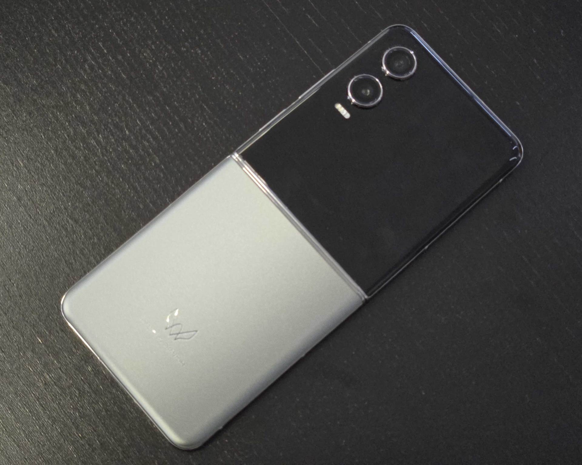 TECNO Phantom V Flip2 22.jpg