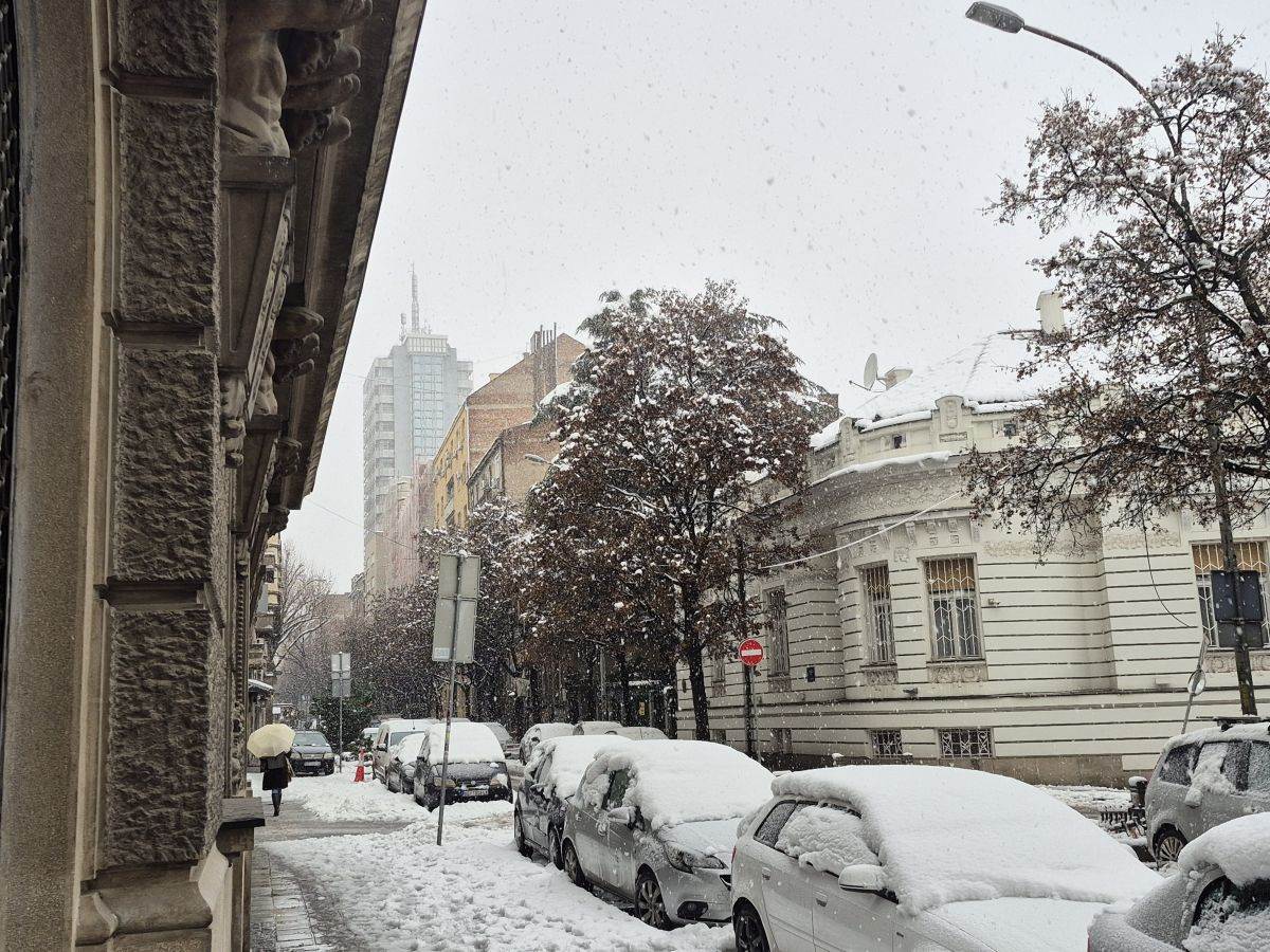 1 Beograd _ centar grada _ sneg _ zima _ automobili _ saobraćaj _ Foto Miloš B. Jovanović SmartLife.jpg