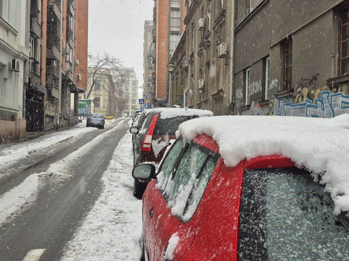 6 Beograd _ centar grada _ sneg _ zima _ automobili _ saobraćaj _ Foto Miloš B. Jovanović SmartLife (6).jpg
