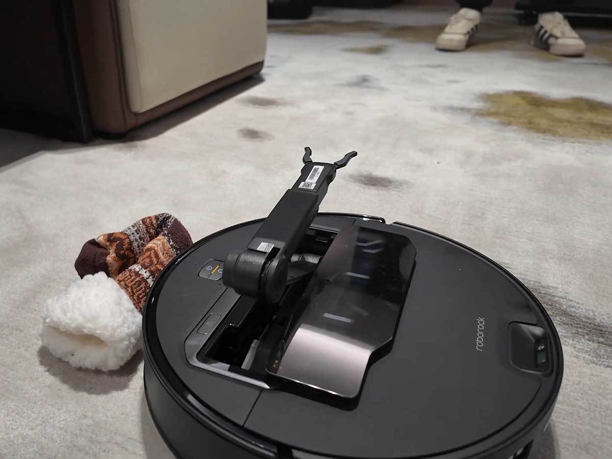 Roborock Saros Z70 4.jpg