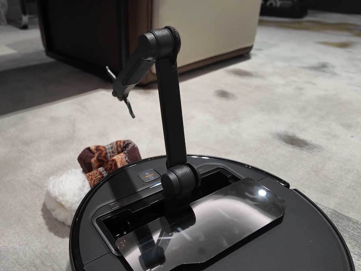 Roborock Saros Z70 2.jpg