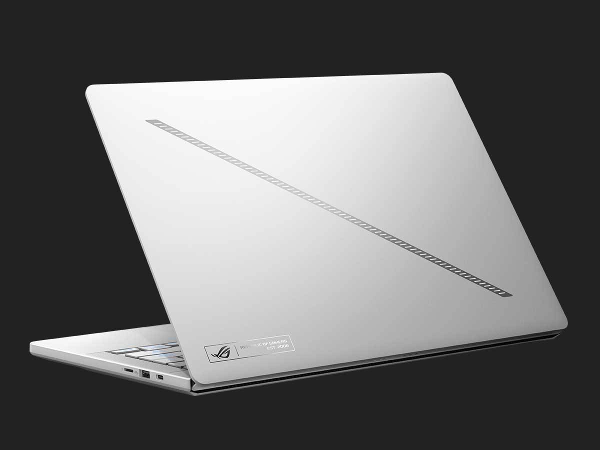 06_2025 Zephyrus G14 Off center view of the rear of the Zephyrus G14, with emphasis on the Slash Lighting copy.jpg