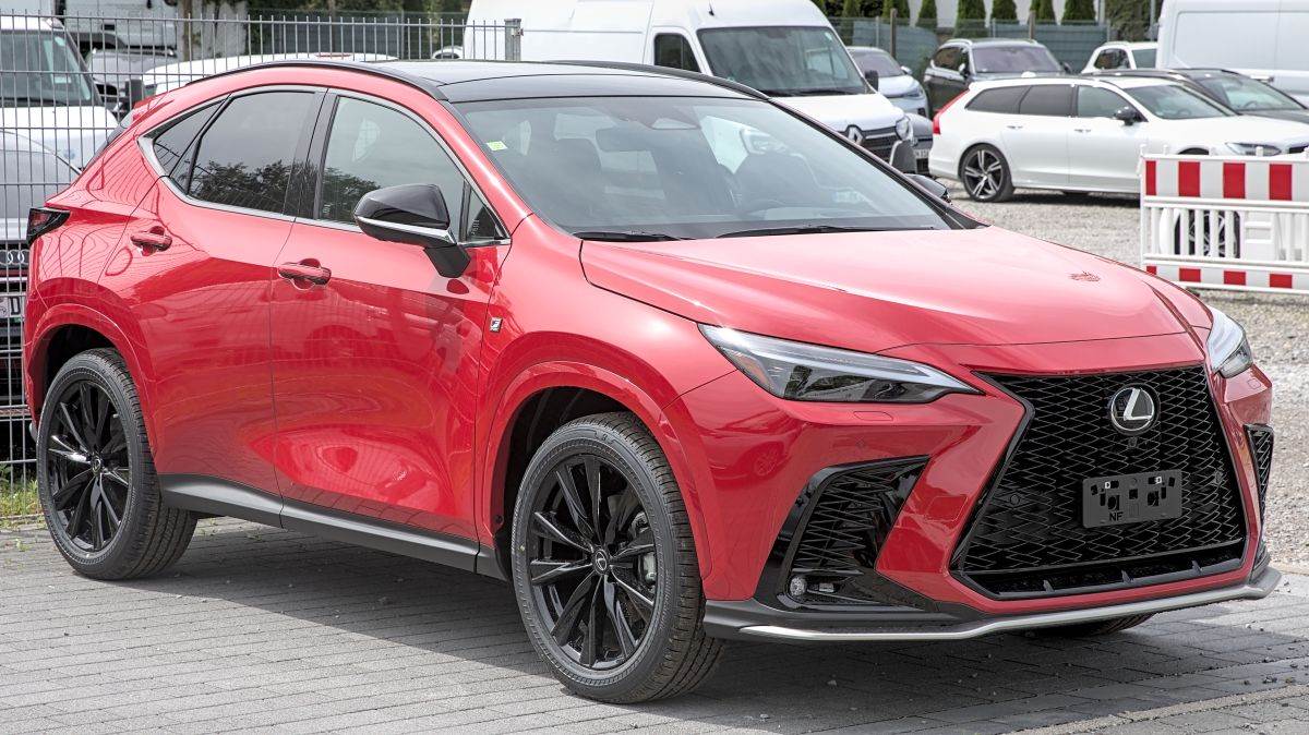 7. Lexus NX _ Foto Wikimedia Alexander Migl.jpg