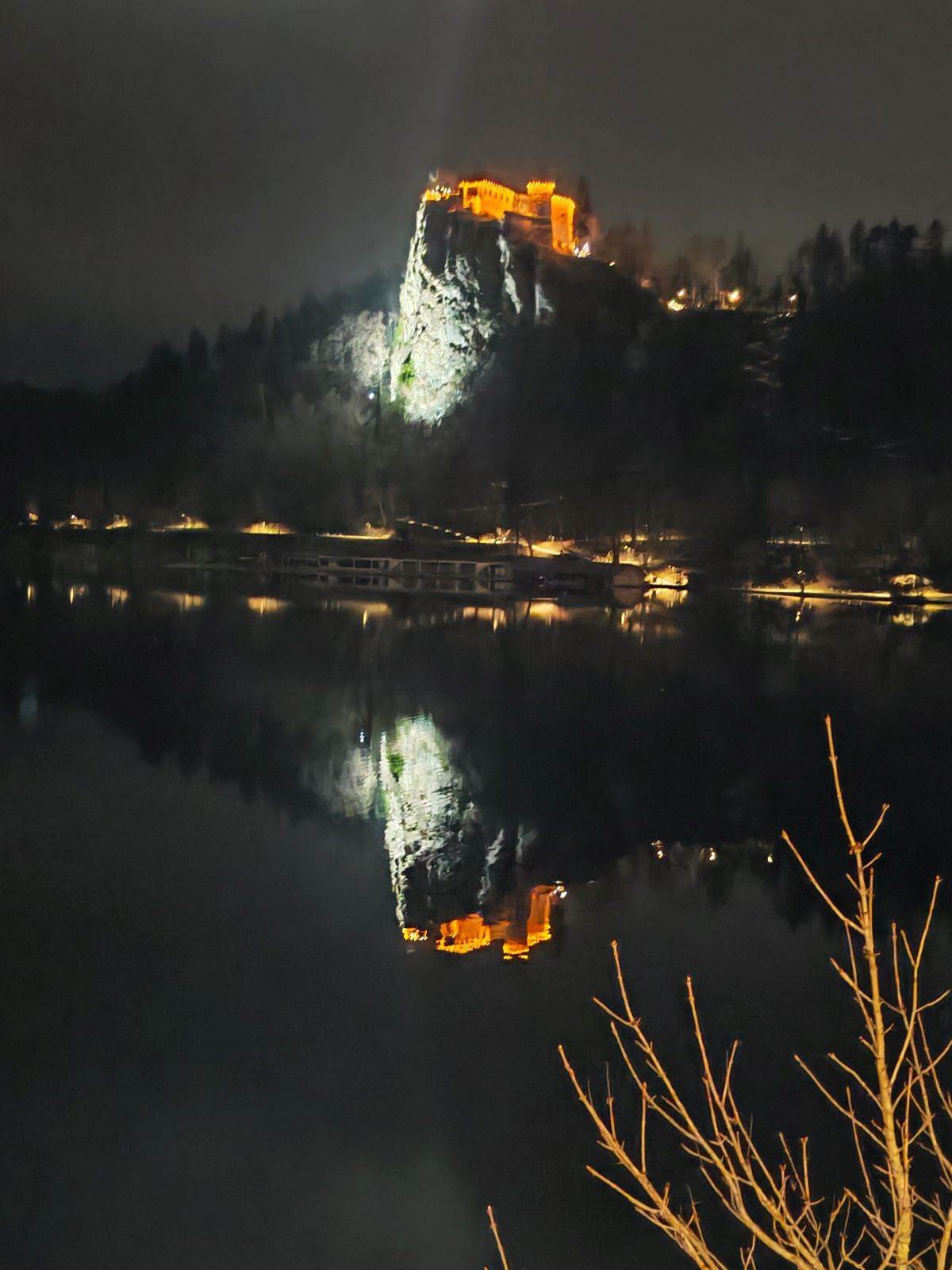 Bled _ noćna fotografija _ Honor Magic7 Pro _ Foto SmartLife Miloš B. Jovanović (1).jpg