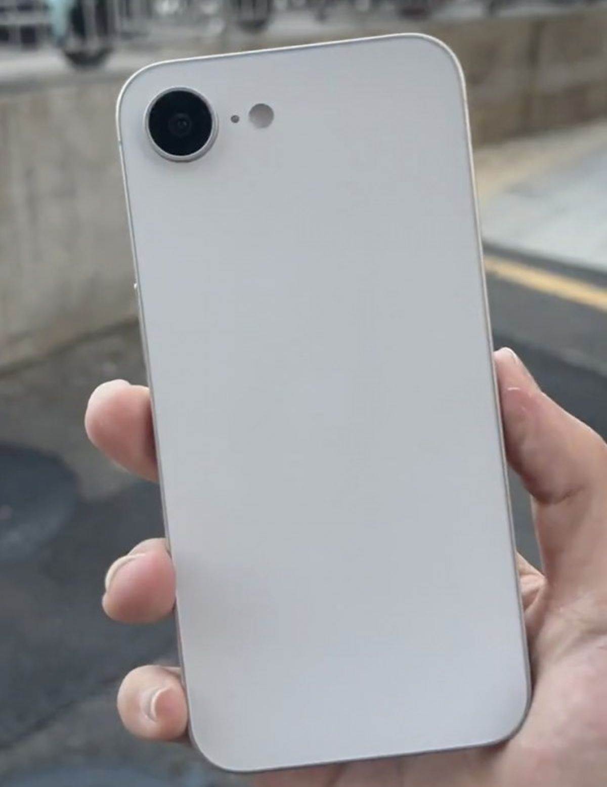 iPhone 4 SE _ Foto X.com MajinBuOfficial (4).jpg