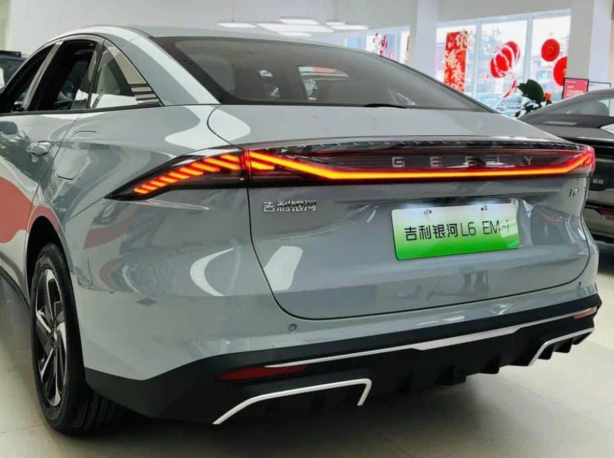 Geely Galaxy L6 EM-i PHEV _ Foto PrintScreen CarNewsChina (5).jpg