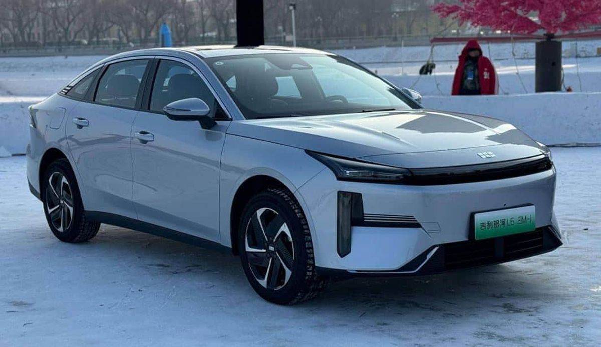 Geely Galaxy L6 EM-i PHEV _ Foto X.com @DrFredWu (1).jpg