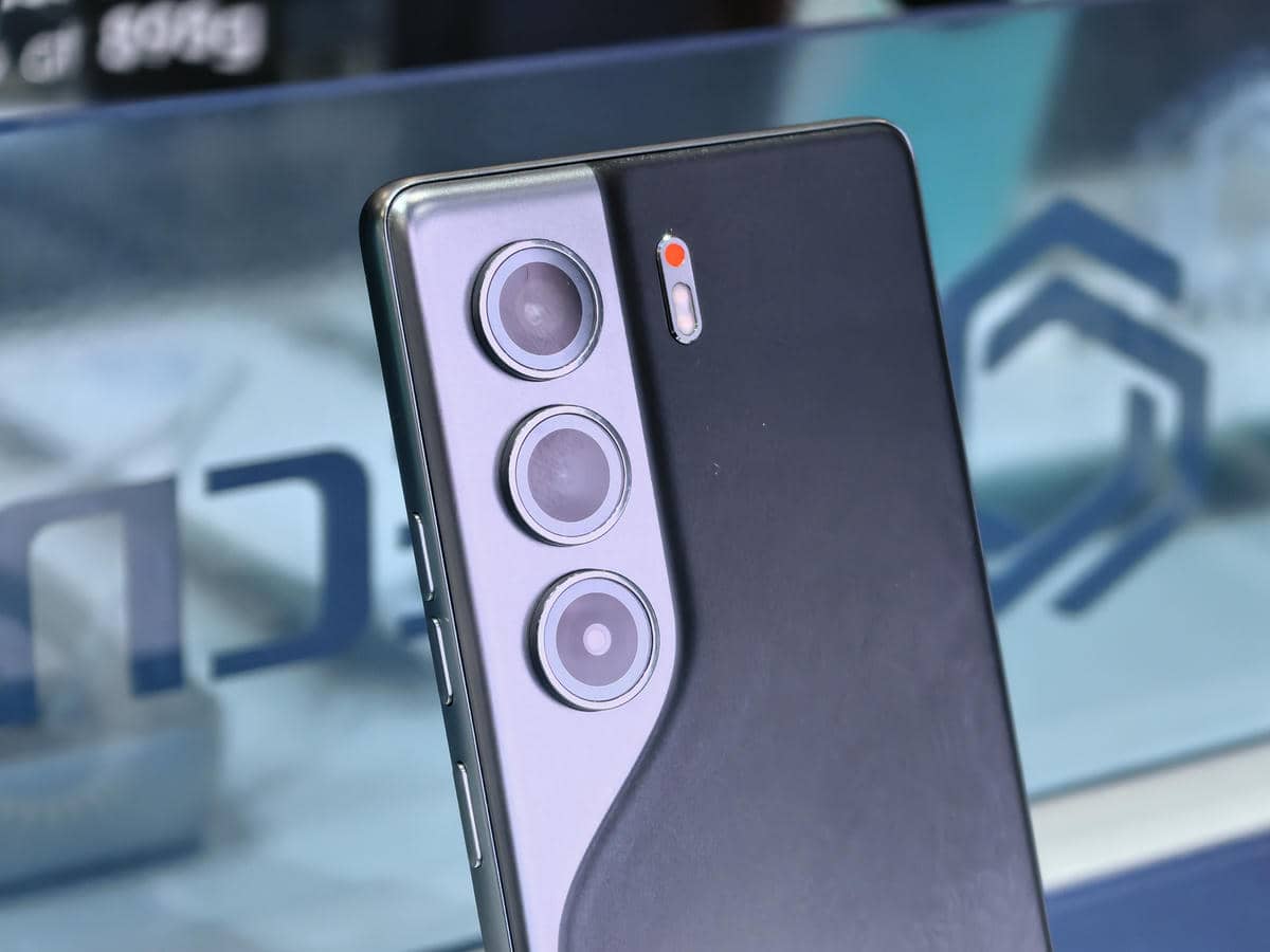 TECNO CAMON 40 slika 2.jpg