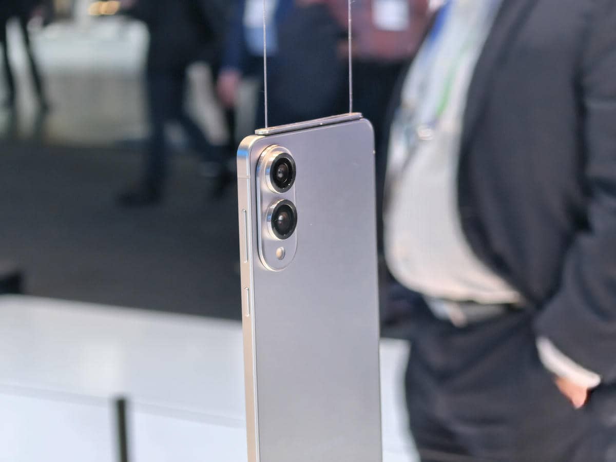 Samsung Galaxy S25 Edge MWC 2025 uživo slika 6.jpg