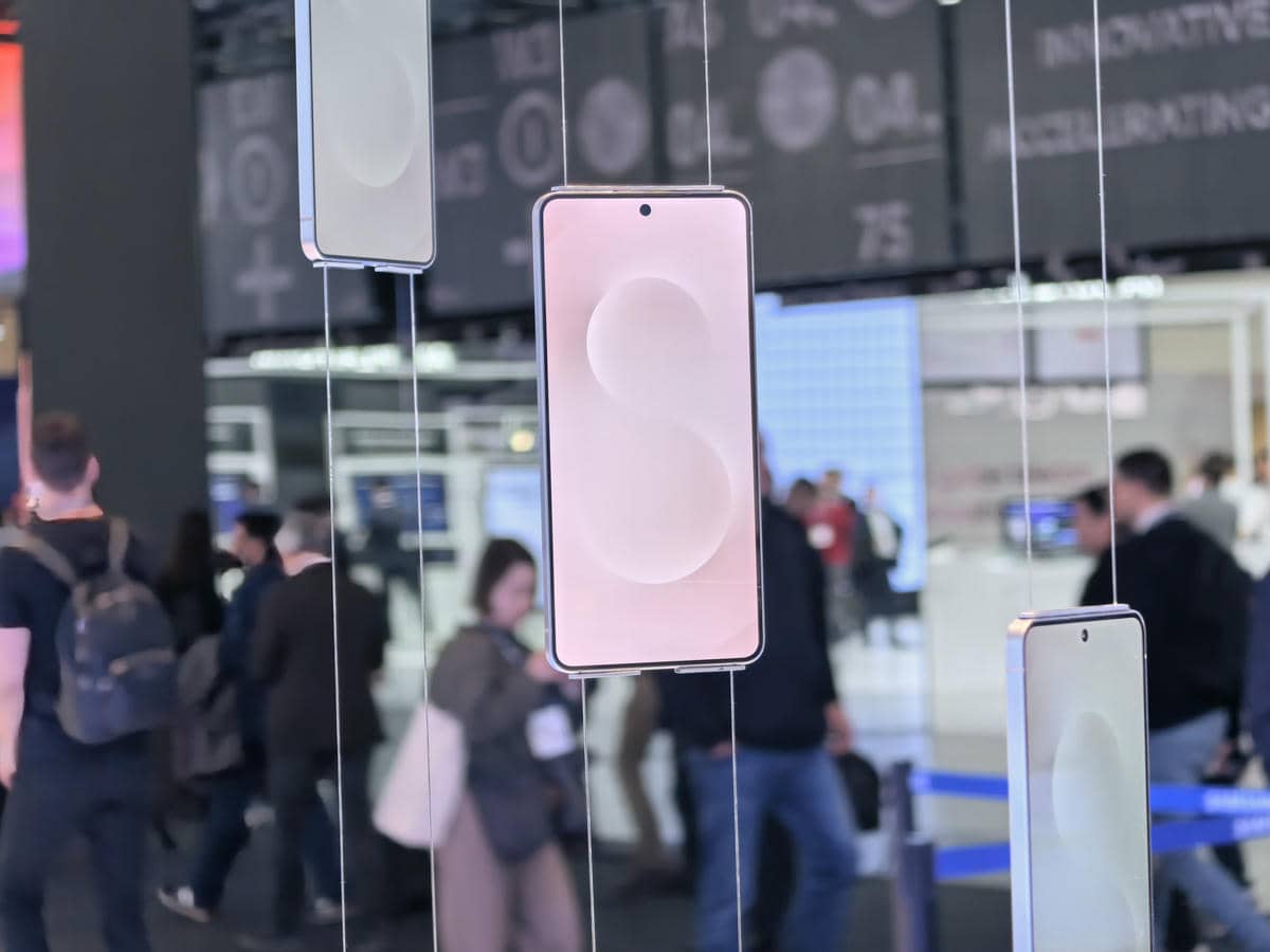 Samsung Galaxy S25 Edge MWC 2025 uživo slika 5.jpg