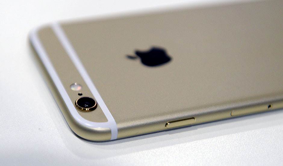 iphone slomljen ekran telefon pao popravka