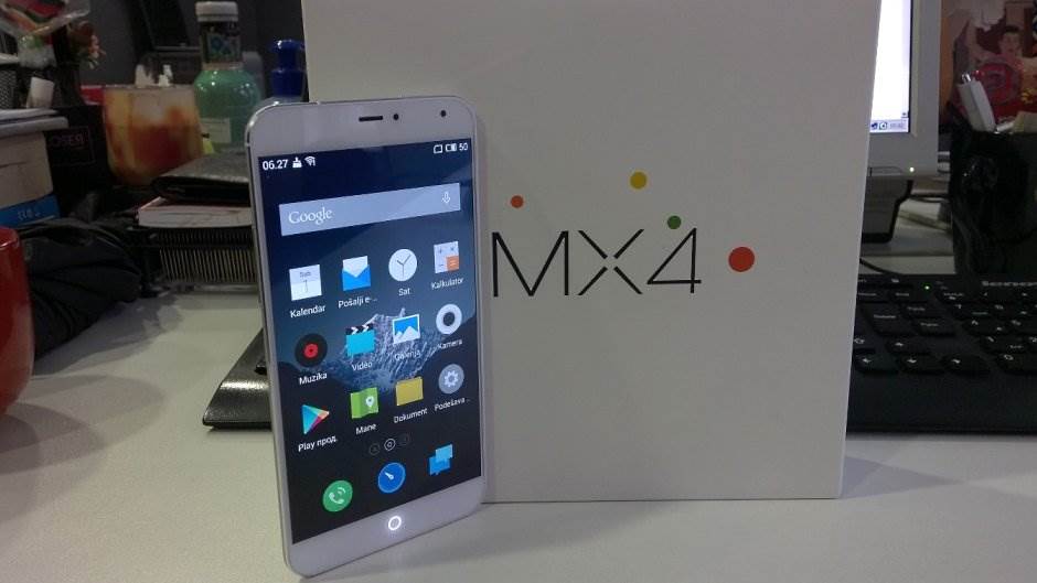 ČUVENI KINESKI PROIZVOĐAČ UKIDA PUNJAČ, SLUŠALICE I MASKU iz prodajnog paketa svih novih telefona!