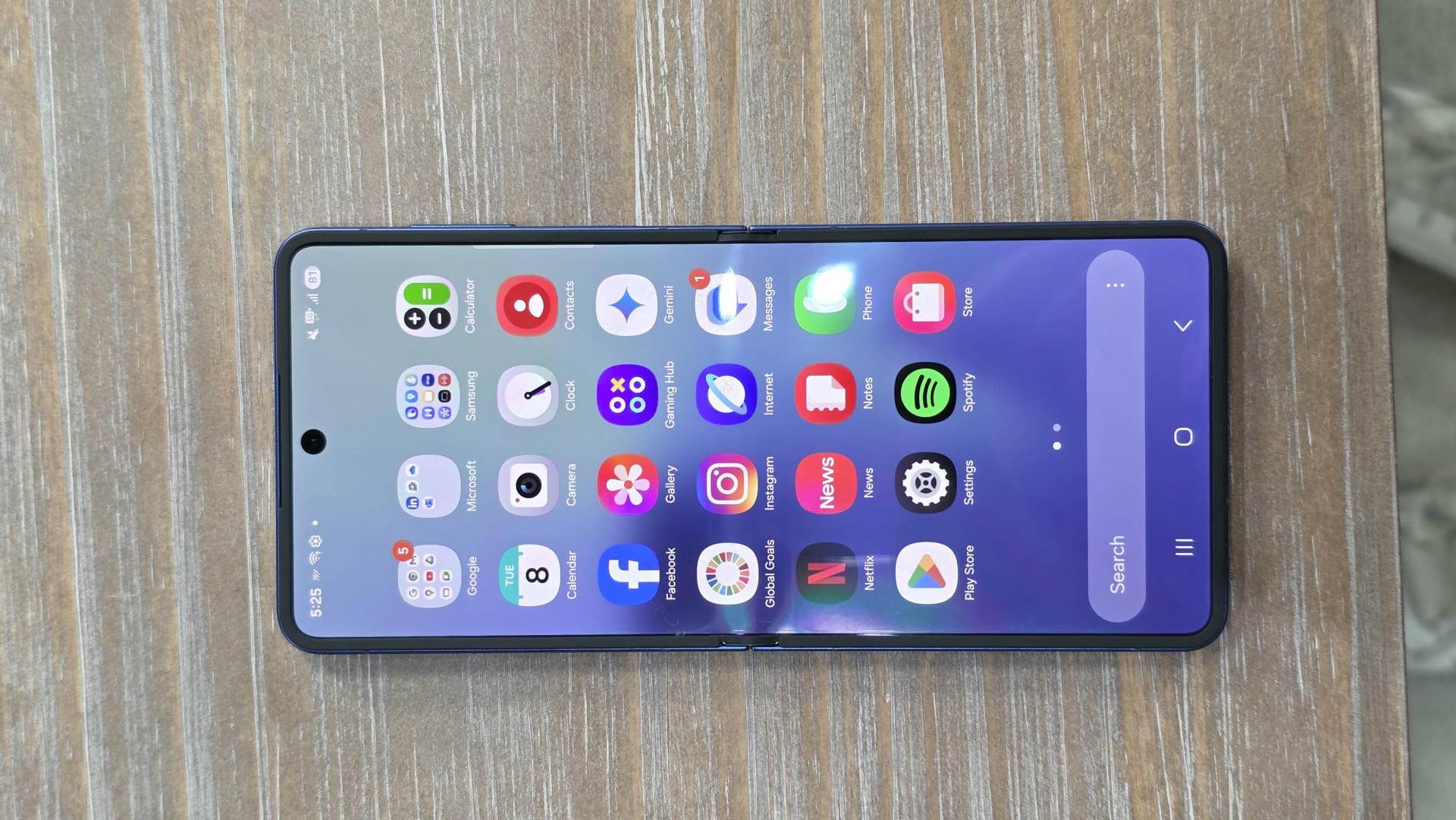 Samsung Galaxy Z Flip7 dizajn uživo 8.jpg