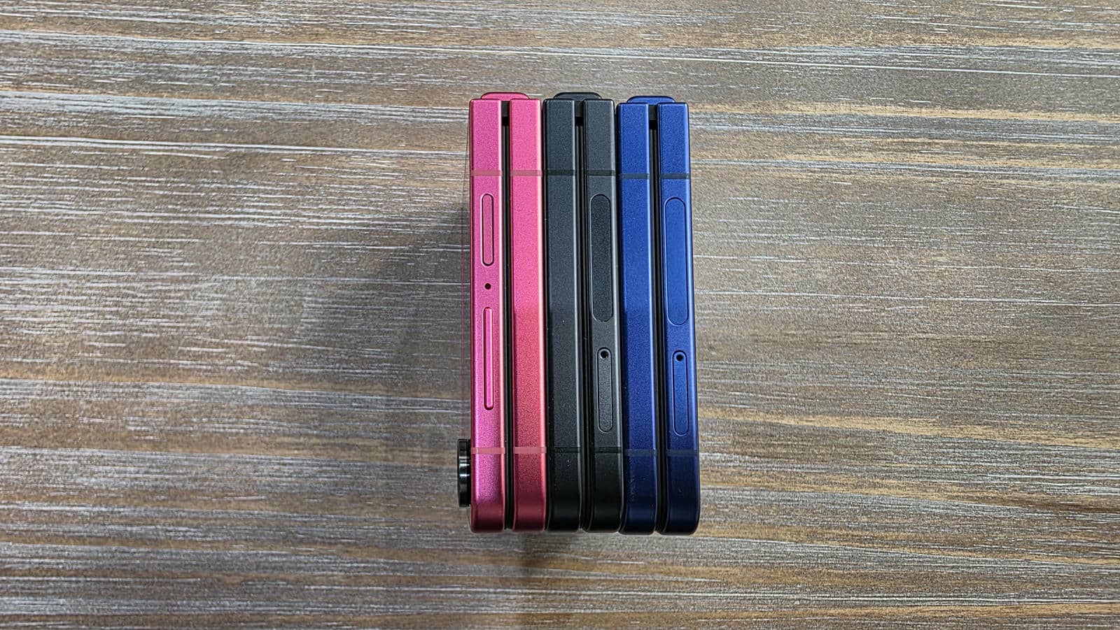 Samsung Galaxy Z Flip7 dizajn uživo 14.jpg