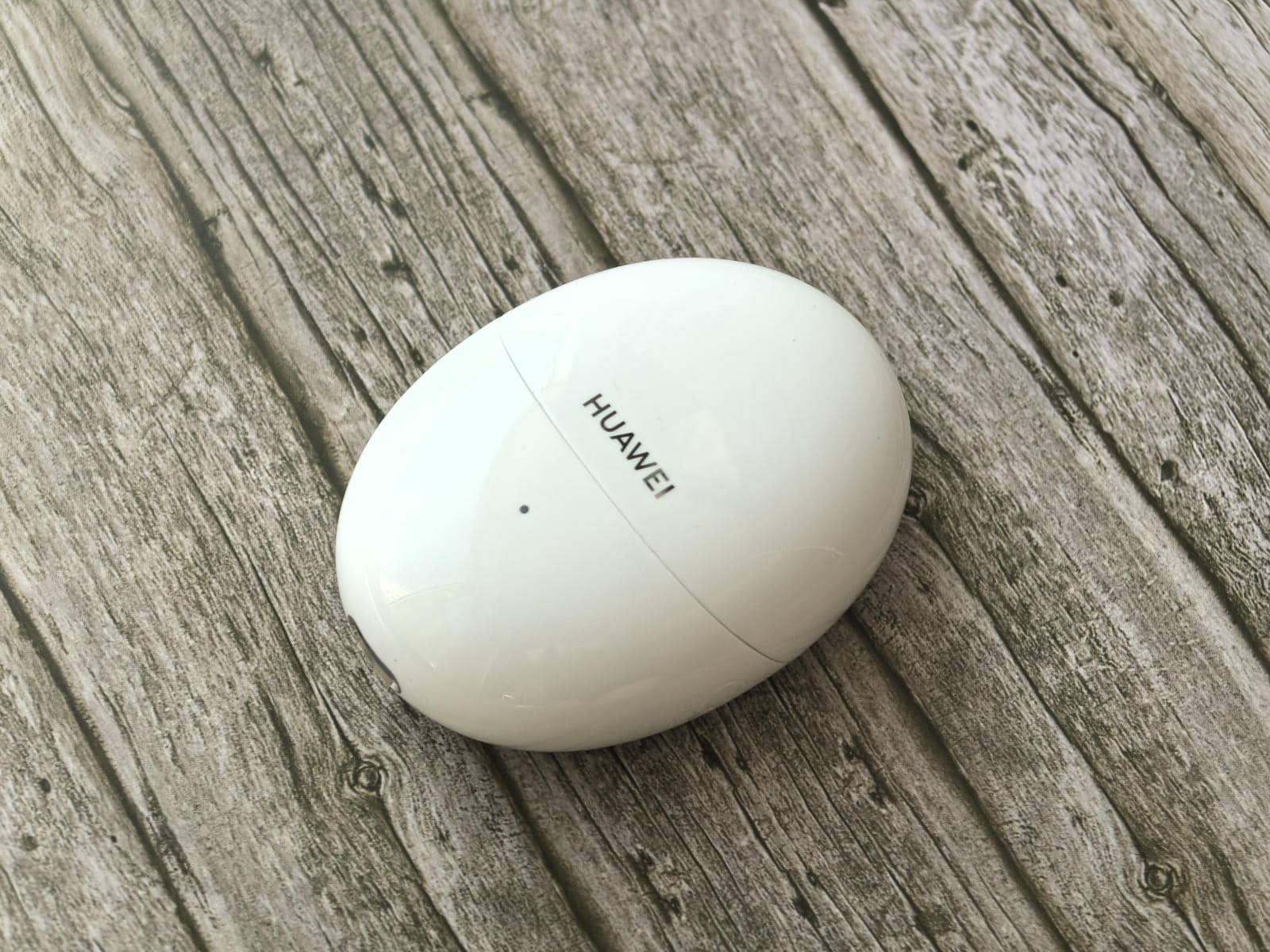 Huawei FreeBuds 6 slika 1.jpg