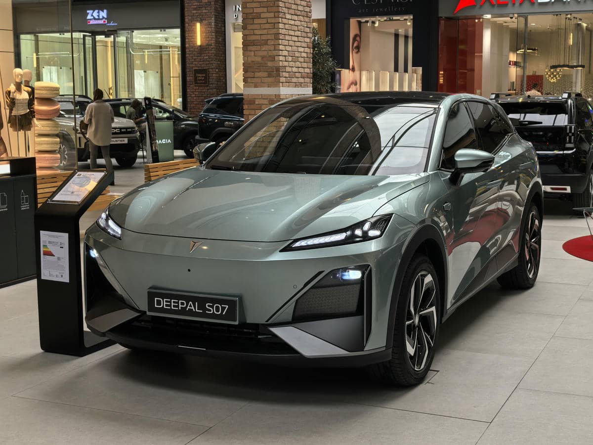 Deepal S07 GAS 2025 slika 1.jpg