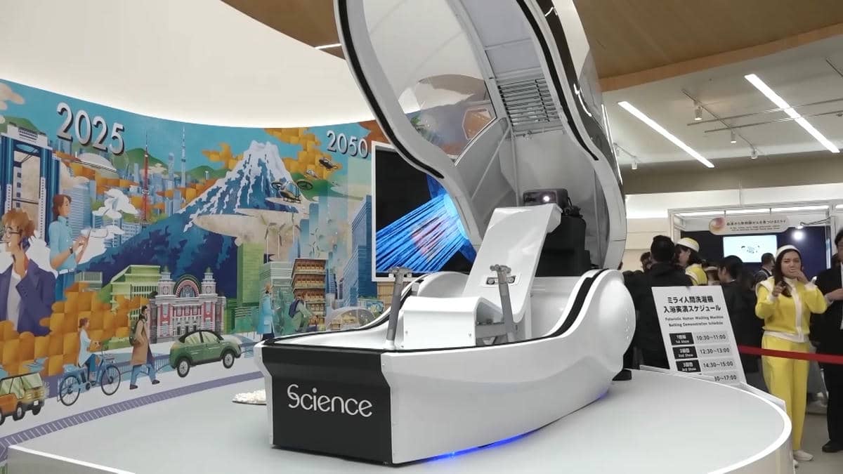 Being washed in the human washing machine at the Osaka Expo_Channel JAPAN #11_2025 0-12 screenshot.jpg