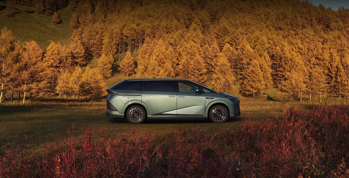 XPeng X9 PowerX slika 2.jpg