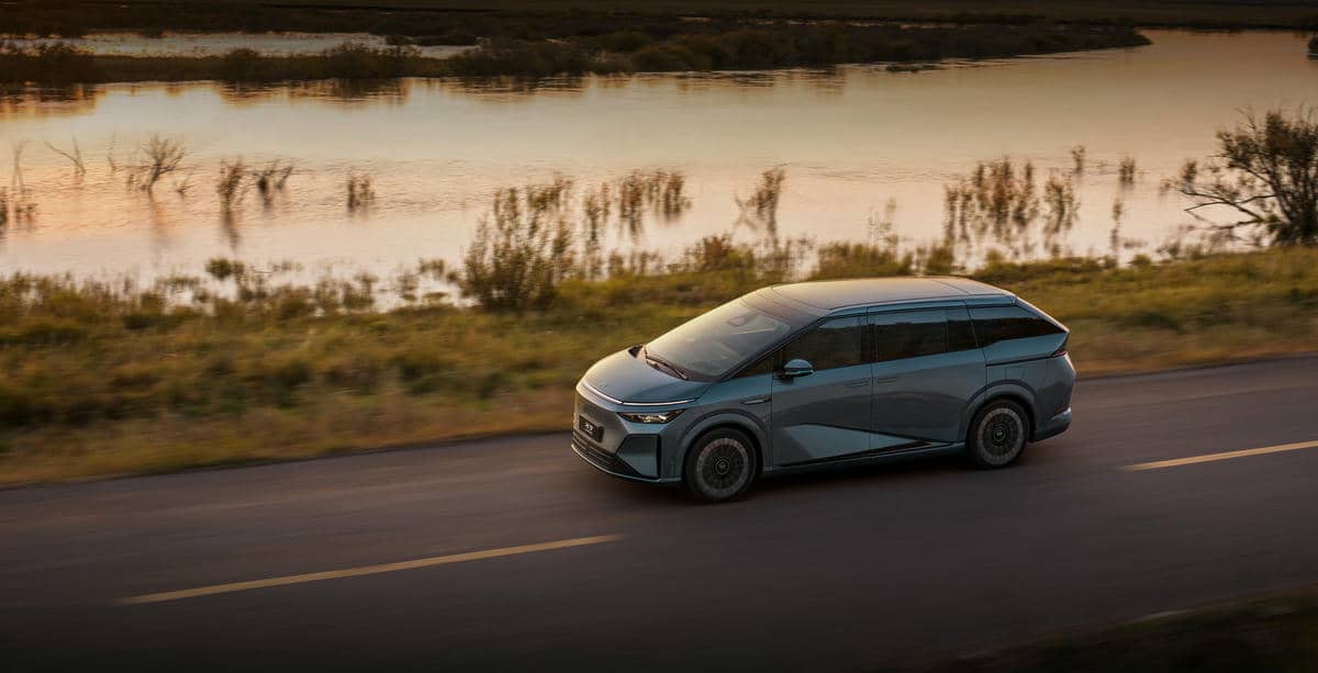 XPeng X9 PowerX slika 6.jpg