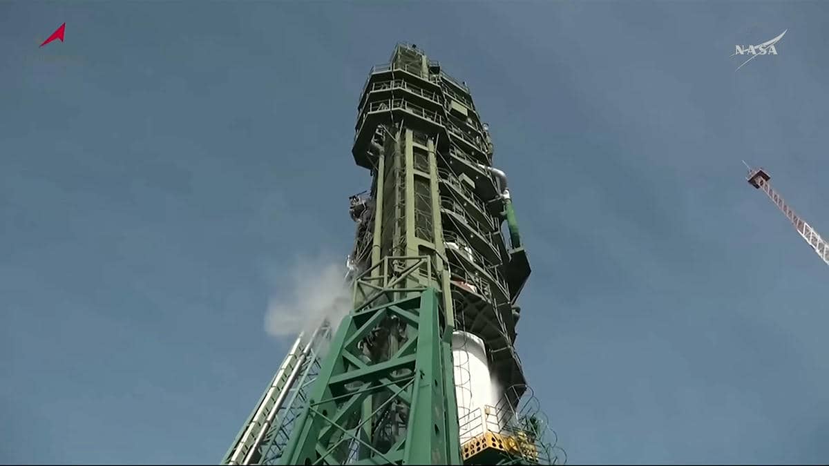 NASA Astronaut Chris Williams Soyuz MS-28 Launch 47-44 screenshot.jpg