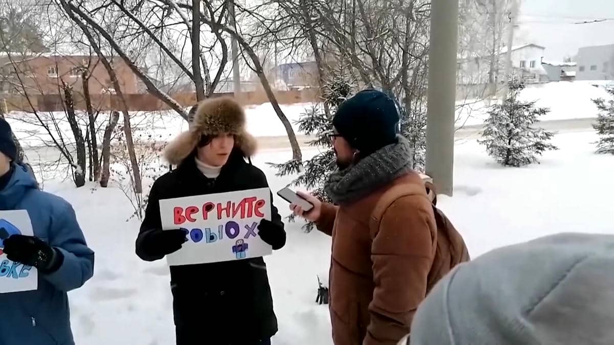 Russian ban on Roblox gaming platform sparks rare protest _ REUTERS 0-19 screenshot.jpg