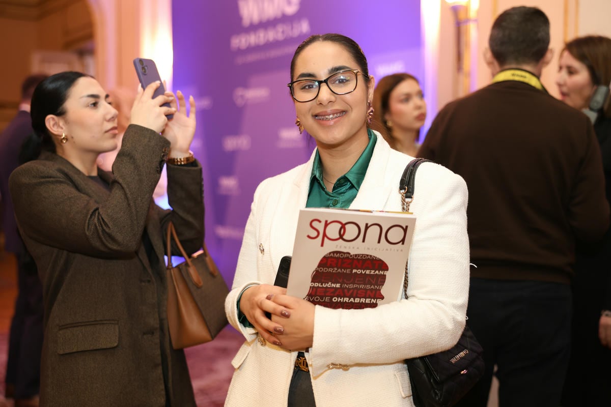 Maja Simić, Romska organizacija mladih, autor Nemanja Nikolić.jpg